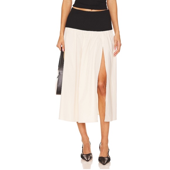 SALE ‼️Midi Skirt in Black & Ivory
Lovers and Friends - Picture 1 of 5